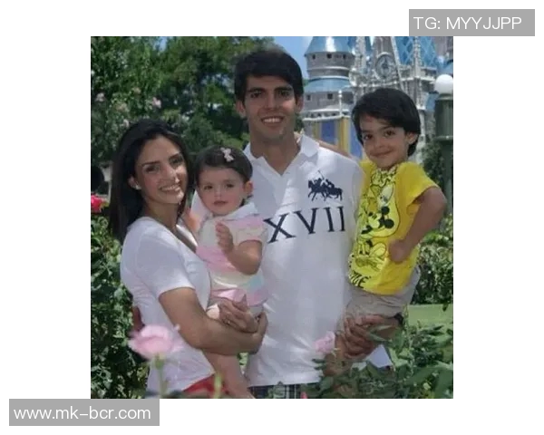 聚焦足球球星孩子成长故事与亲情陪伴的温情瞬间